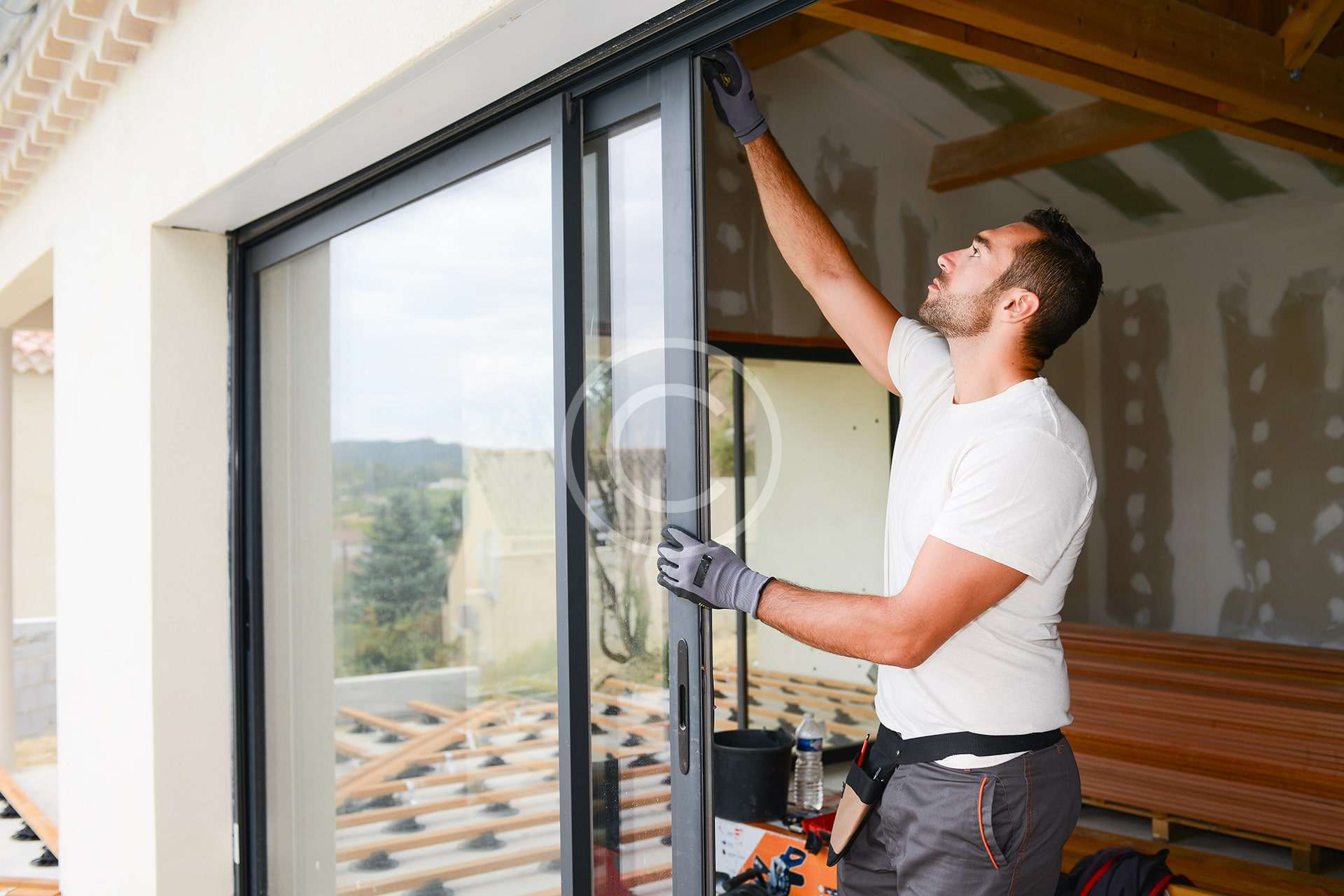 Puertas y portones para interiores y exteriores